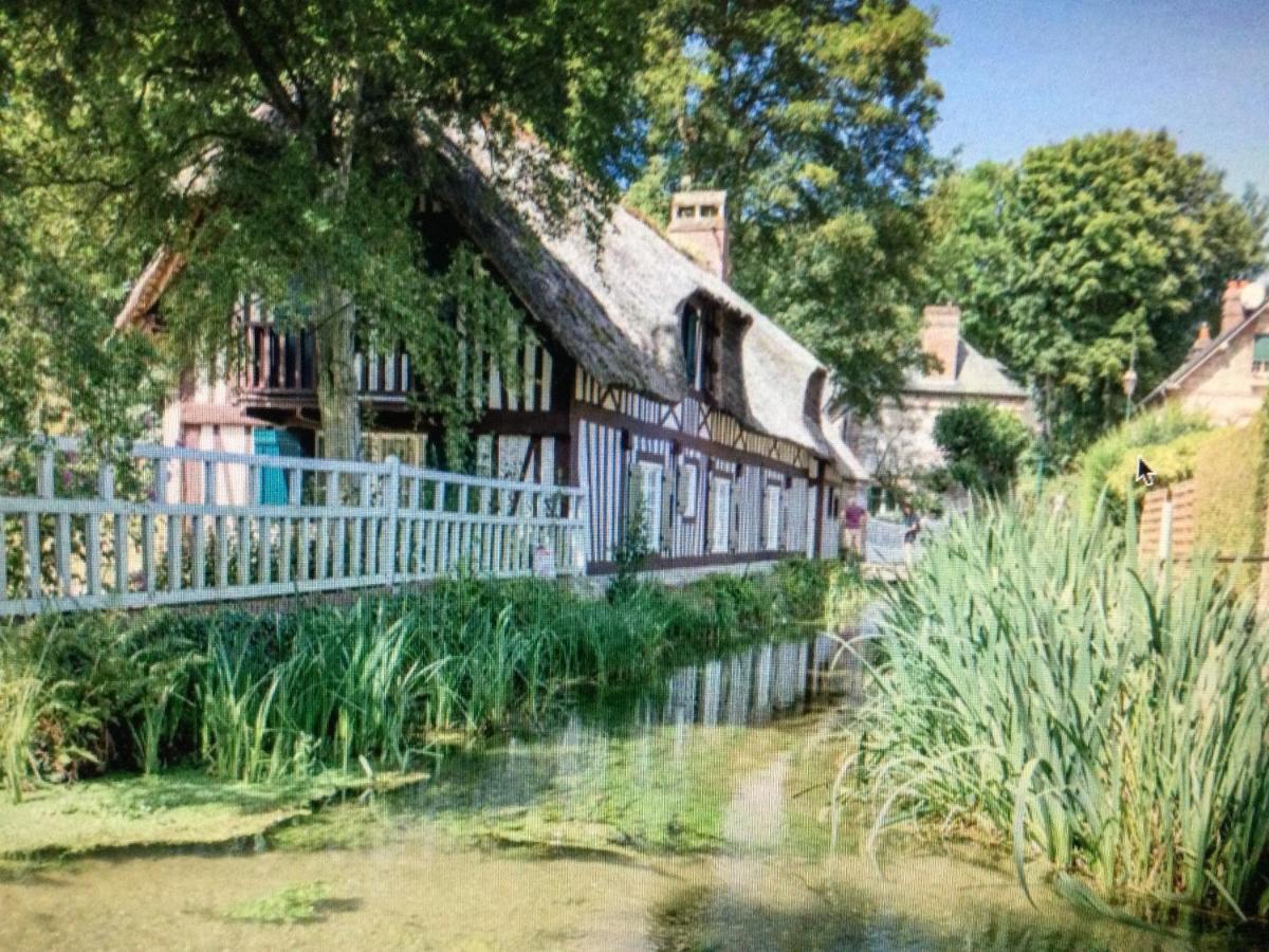 Le Clos-Masure De Beatrice Montreuil-en-Caux Exterior foto